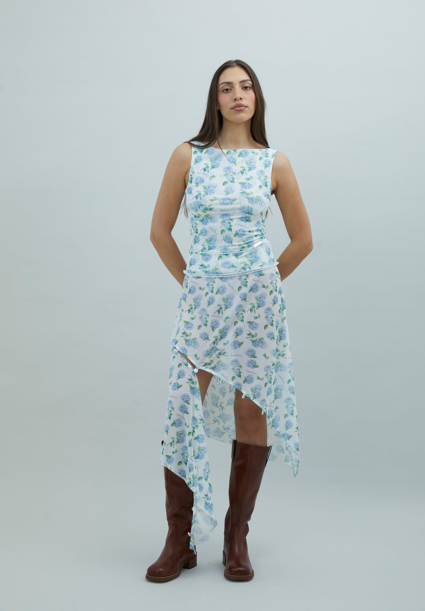 Ortanca Desenli Asimetrik Tül Etek