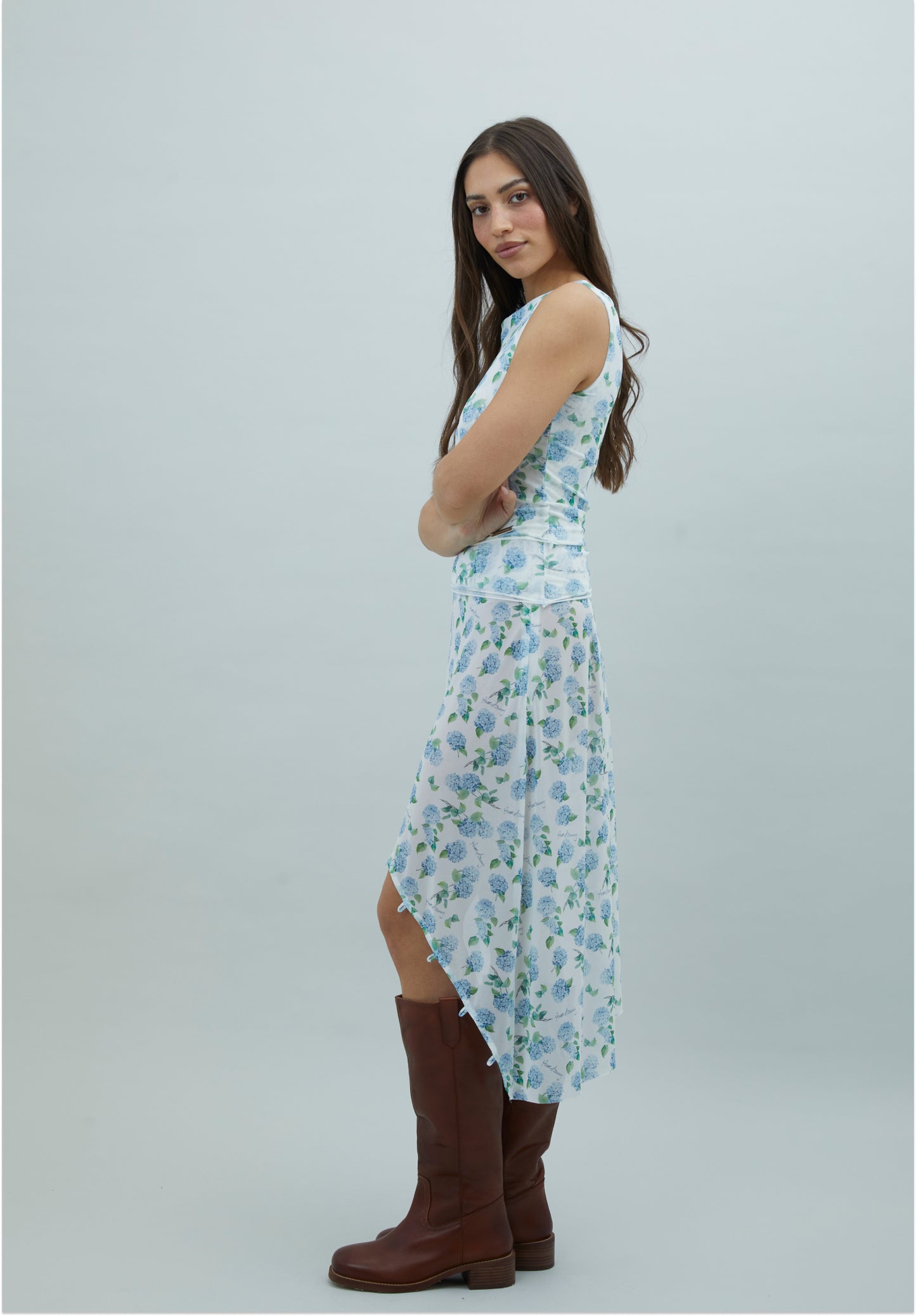 Ortanca Desenli Asimetrik Tül Etek